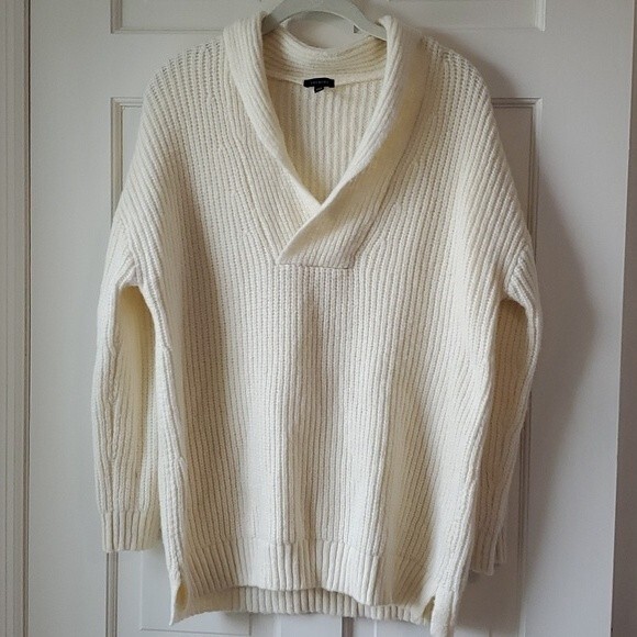 TALBOTS CHUNKY KNIT WOOL BLEND SWEATER CREAM V-NECK SHAWL TUNIC SIZE MEDIUM - Picture 1 of 7